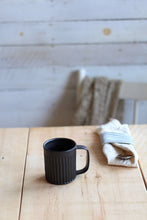 Charger l'image dans la galerie, Tasse droite