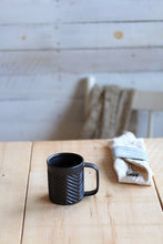 Charger l'image dans la galerie, Tasse droite