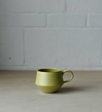 Charger l'image dans la galerie, tasse angle
