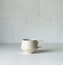Charger l'image dans la galerie, tasse angle
