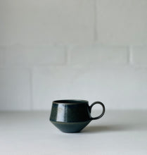 Charger l'image dans la galerie, tasse angle
