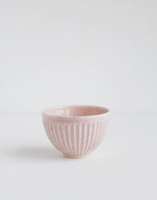 Load image into Gallery viewer, Cappuccino rose
