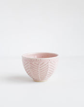 Load image into Gallery viewer, Cappuccino rose
