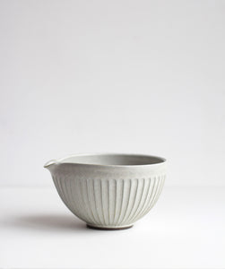  Pouring Bowl - Medium-chevrons-  white speckled  NEW